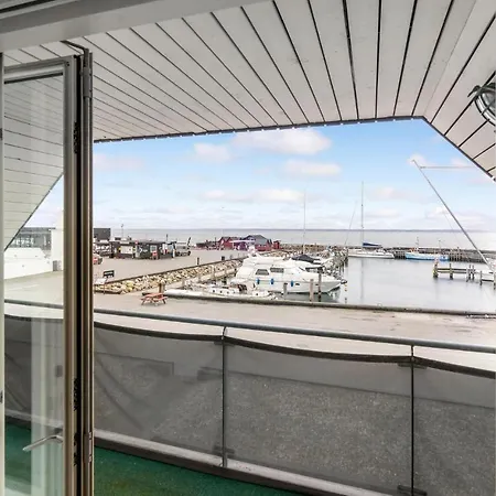 2 Bedroom Gorgeous In Semesterbostad