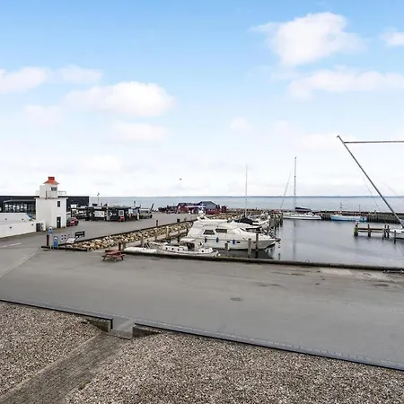 Vakantiehuis 2 Bedroom Gorgeous In *